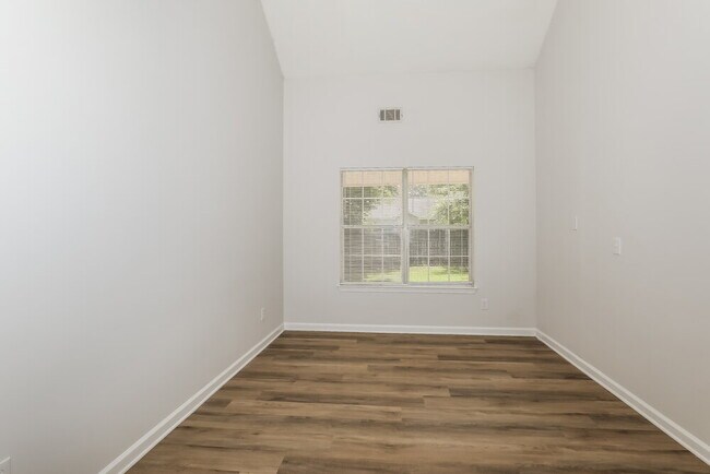 Foto del edificio - 92 Dogwood Lakes Dr