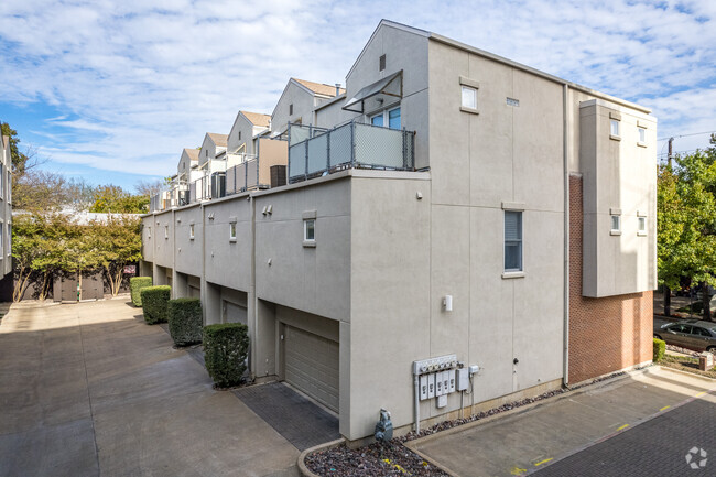 Building Photo - 4223 Buena Vista St