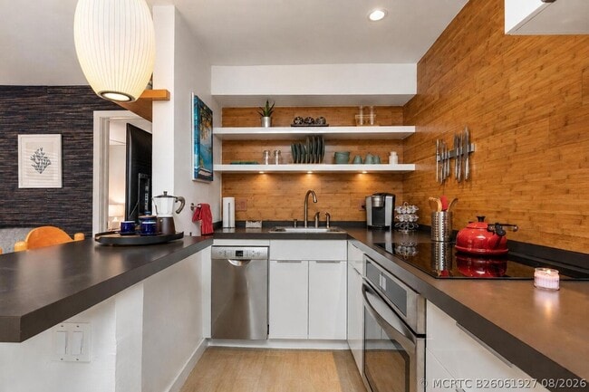 Photo - 615 NE 10th Avenue Unit 101B Apartment