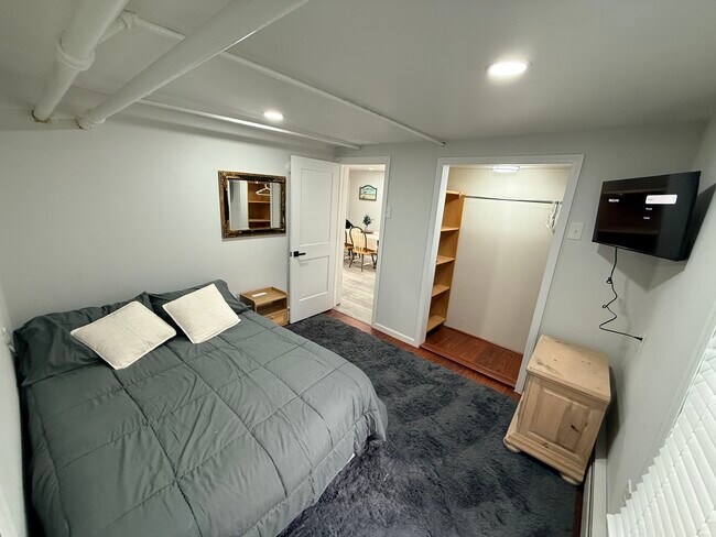 Foto del edificio - 8 N Nashville Ave