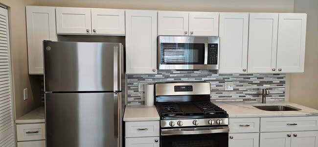 Building Photo - 2016 1st St NW