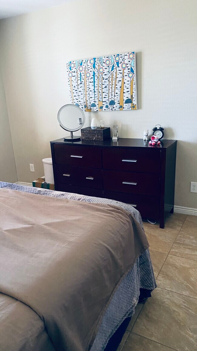 Foto del edificio - 3707 W Lupine Ave