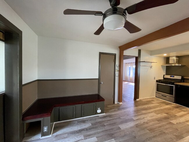Foto del edificio - 1616 Perry Ave