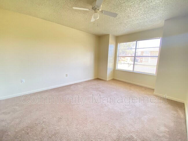 Building Photo - 1005 Shilo Ave