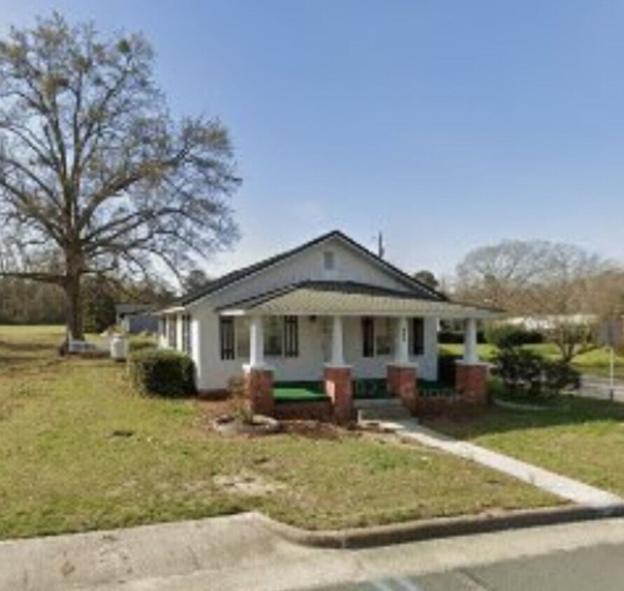 Foto principal - 305 Main St