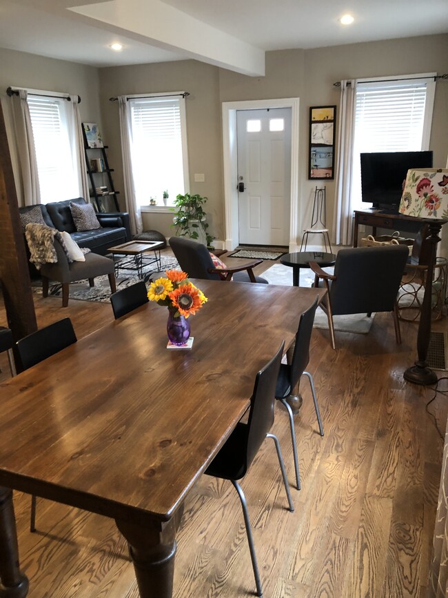 Dining area - 113 S Adams St