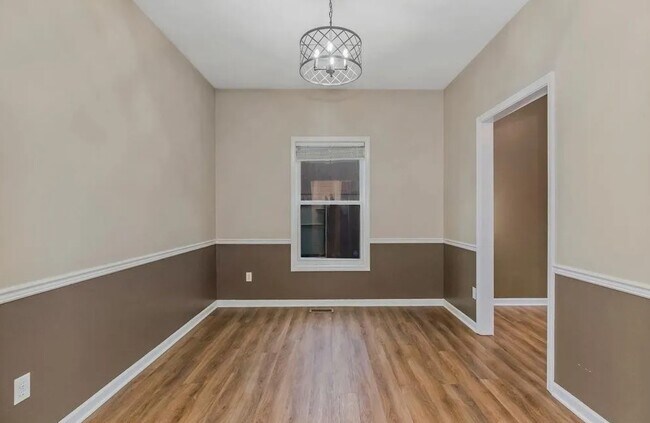Foto del edificio - 6130 N Coventry Ave