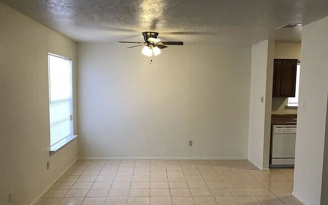 Building Photo - 3200 Cougar Trl