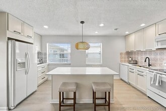 Building Photo - 74 Normandy B