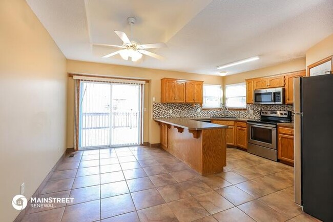 Building Photo - 18412 E Blackhawk Trail, Independence, MO ...