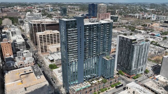  - Sienna at the Thompson