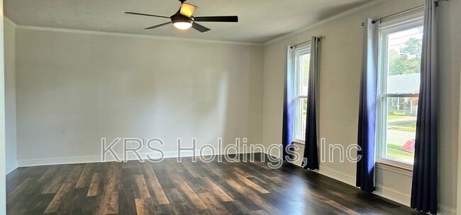 Building Photo - 2536 Roundtree Cir