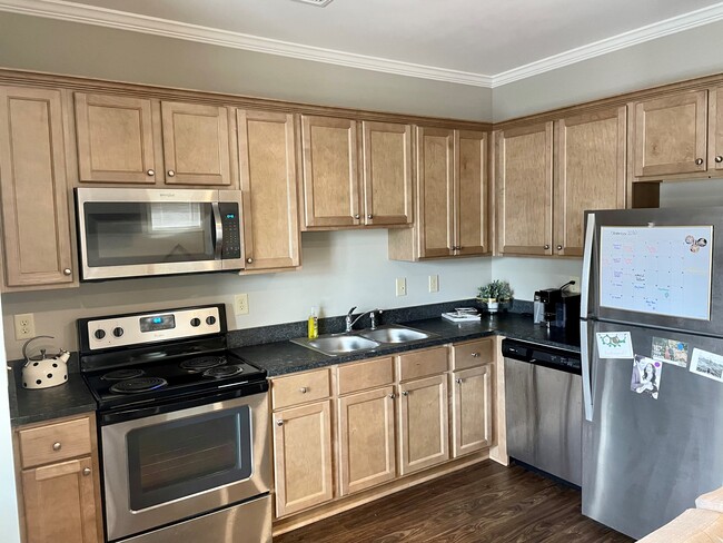 1 bed \ 1 bath downstairs kitchen - The Bungalows of Auburn Village