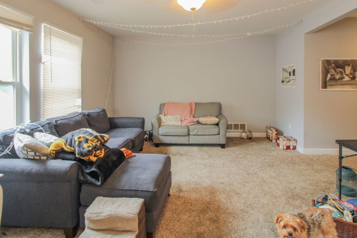 Foto del edificio - 108 S College Ave