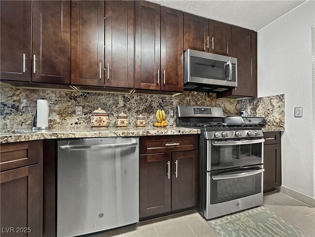 Foto del edificio - 7952 Lonette Ave