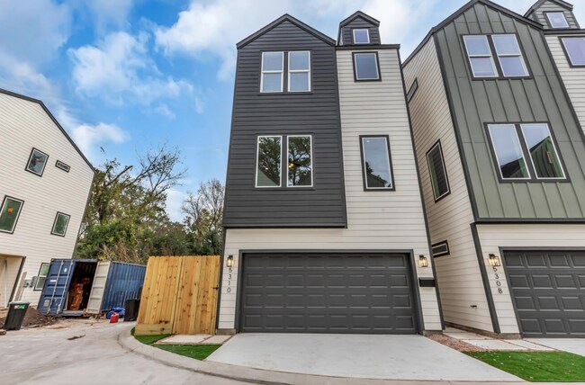 Foto del edificio - Sleek & Modern 3/2 in Garden Oaks