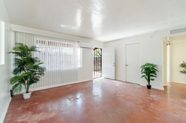 Foto del edificio - Recently Remodeled Gem! Steps Away from U of A Main Campus!