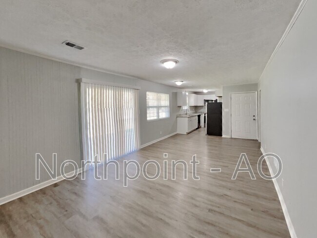 Building Photo - 2410 Cheryl Lynne Ln