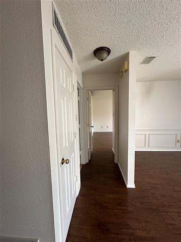 Building Photo - 2206 Sword Dr