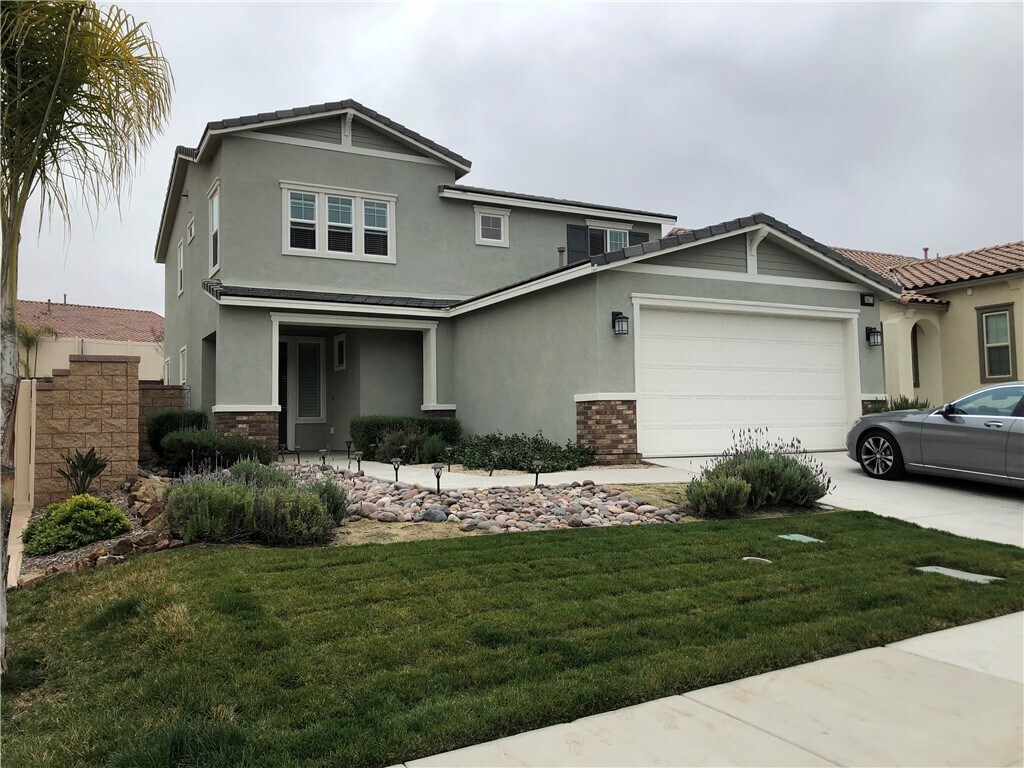 Primary Photo - 36475 Geranium Dr