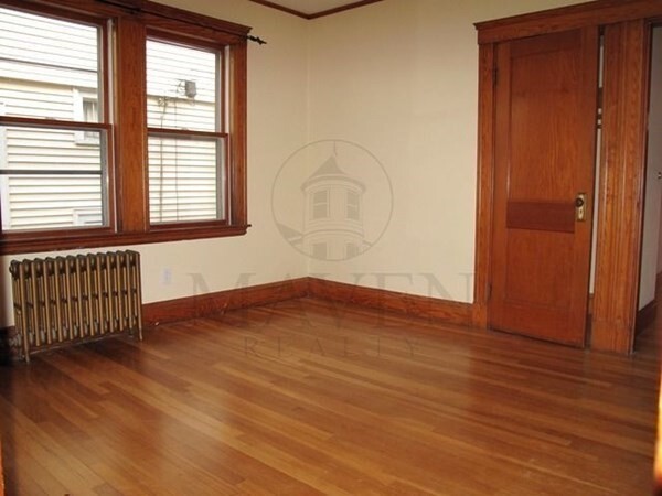 Building Photo - 28 Orchard St
