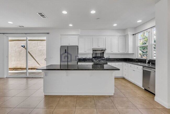 Building Photo - 1633 Red Sails Ln