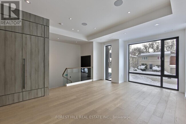 Photo du bâtiment - 42 Cameron Ave