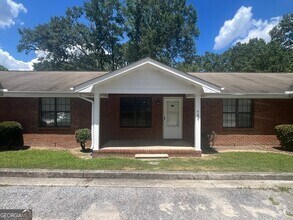 Building Photo - 986 Locust Dr NE