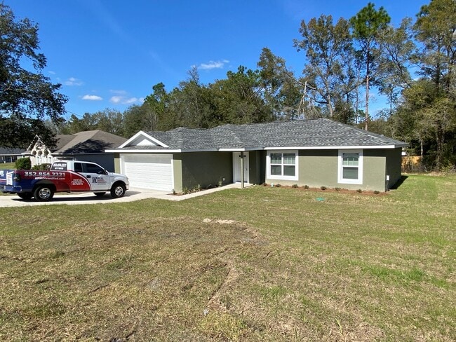 Building Photo - Custom Home - Desirable SE Ocala Neighborhood 3/2/2 **Won't Last**