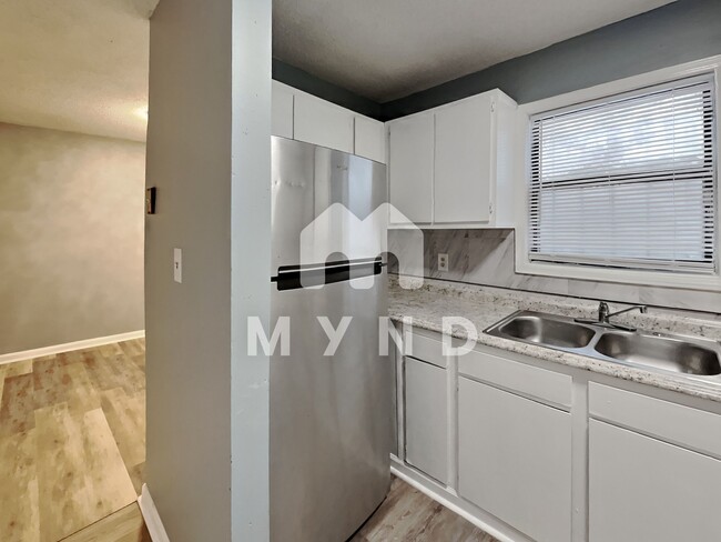 Building Photo - 5626 Windwood Rd