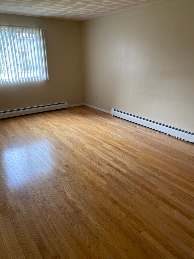 Hardwood floor in living room - 219 Killey Ave