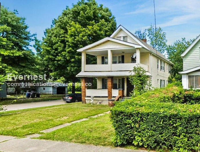Foto principal - 12701 Benham Ave