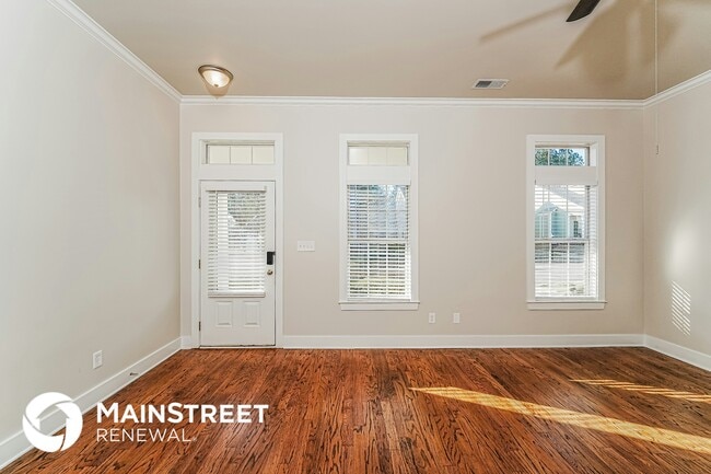 Building Photo - 4559 Clubview Dr