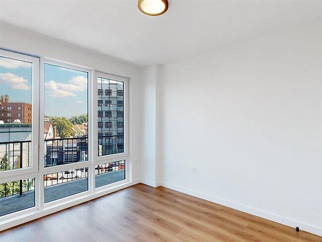 Building Photo - Brooklyn beautiful home