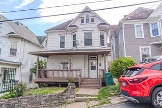 Building Photo - 411 S 7th St
