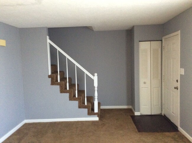 Building Photo - 1223 Clear Ridge Ln