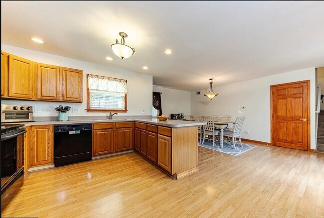 Photo - 138 Harvest Rd House