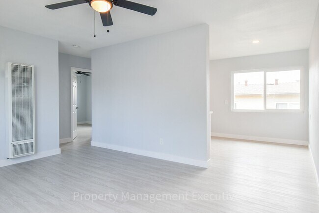 Foto del edificio - Remodeled 2 Bedroom, 1 Bath Apartment