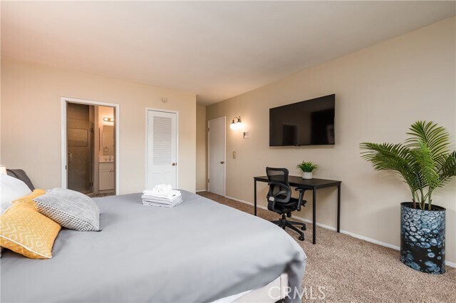 Foto del edificio - 2328 E Vine Ave