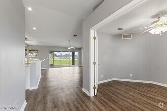 Building Photo - 2125 NE 8th Pl