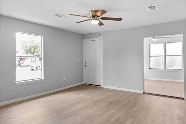 Foto del edificio - 10118 Norvic St