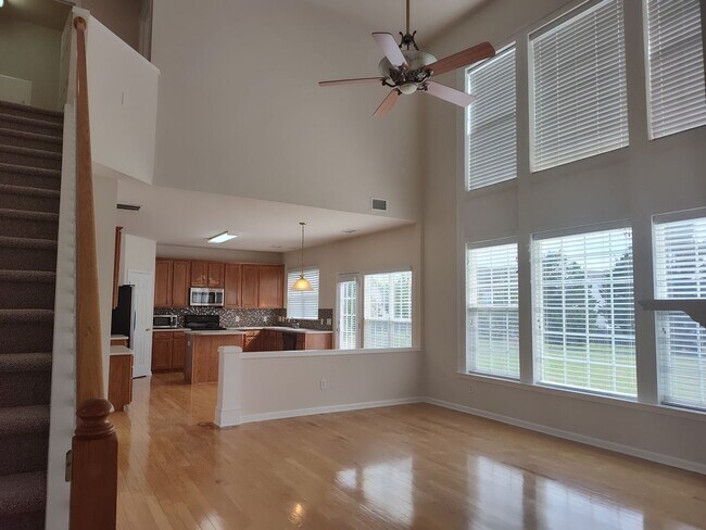 Foto del edificio - Gorgeous 4 beds, 2.5 bath home located in the Arbor Hills community!