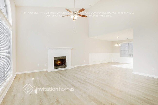 Foto del edificio - 589 N Shore Rd