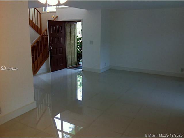 Foto del edificio - 2999 Lakewood Ln