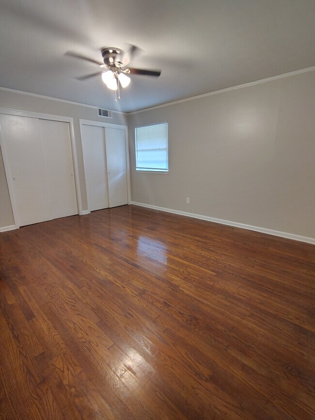 Foto del edificio - 5688 Hilltop Rd