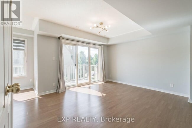 Building Photo - 3250 Bentley Dr