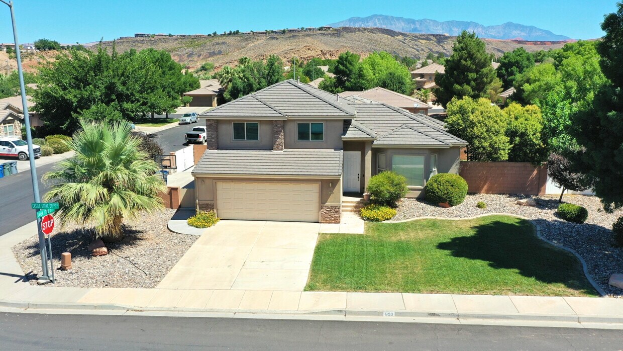 Primary Photo - 693 E Castle Stone Dr