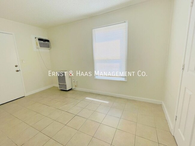 Foto del edificio - 2133 W Columbia St
