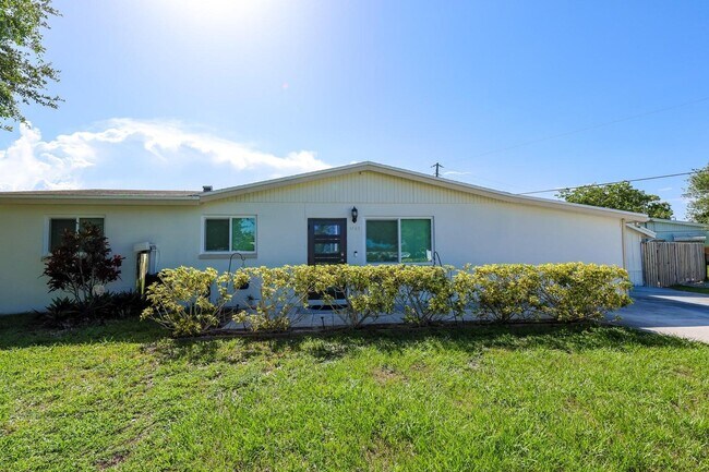Foto del edificio - 5763 Purdy Ln