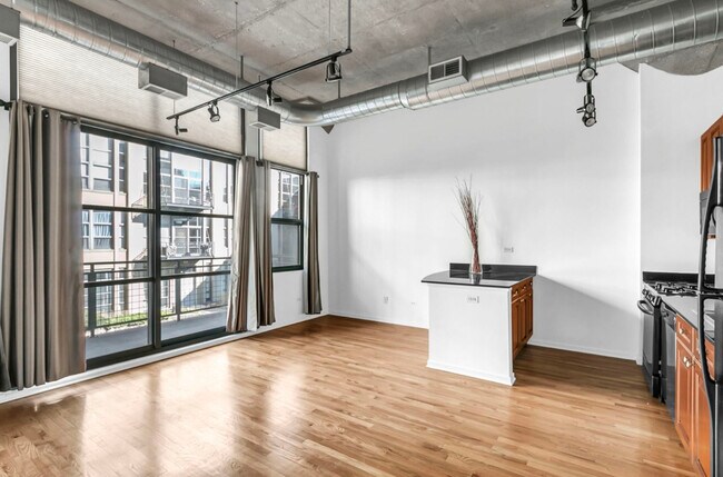 Foto del edificio - 900 N Kingsbury St